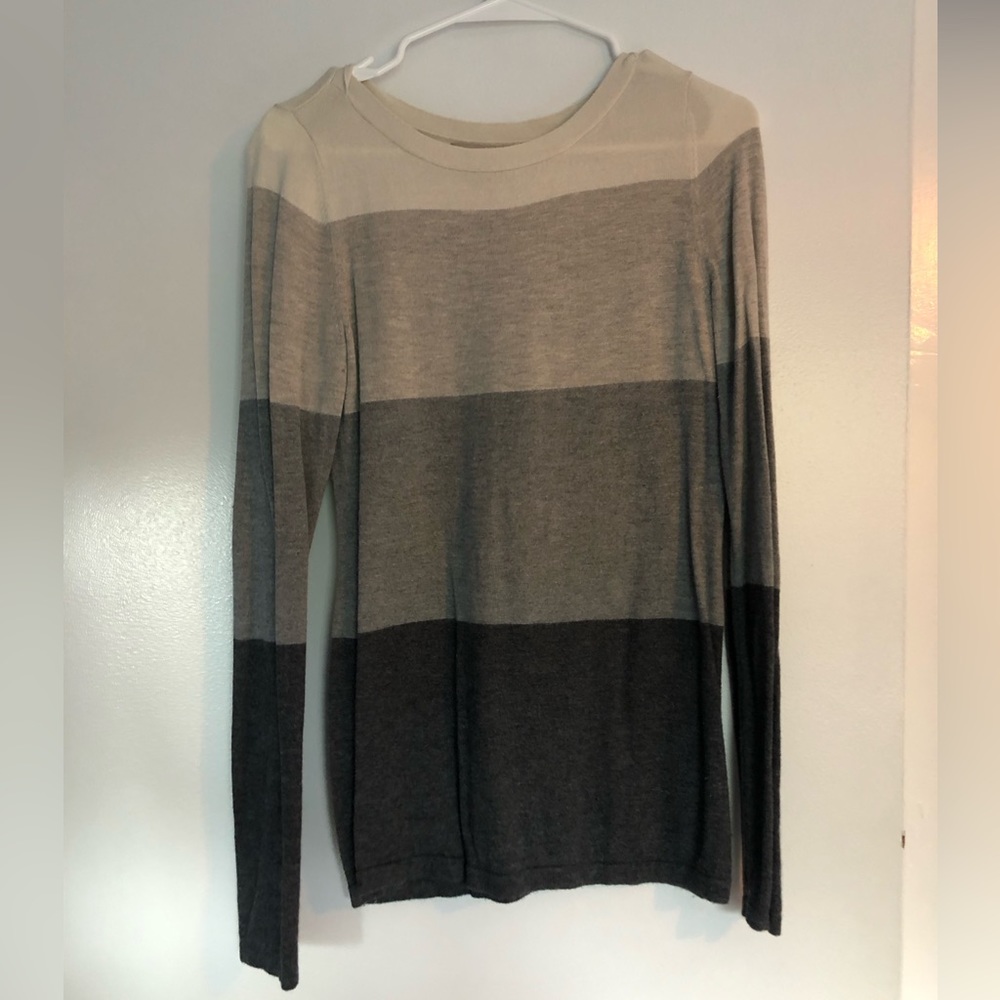 Grey ombré/colorblock lightweight Banana Republic sweater